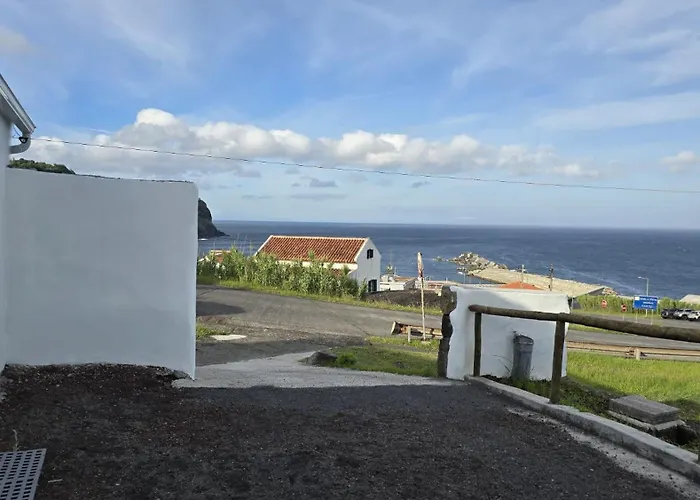 Baia Do Porto Lajes * Lajes das Flores